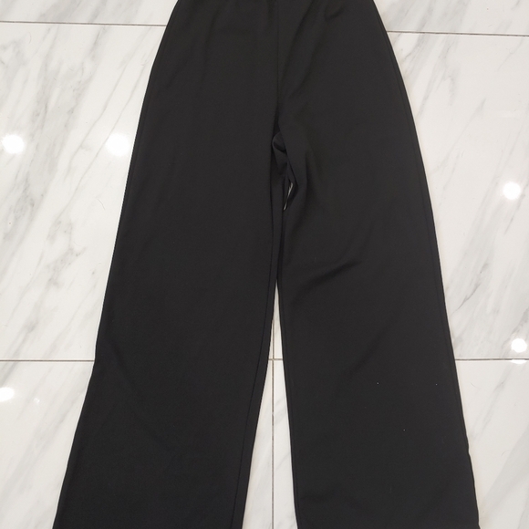 Black Women's Pant Suit - Picture 2 of 6
